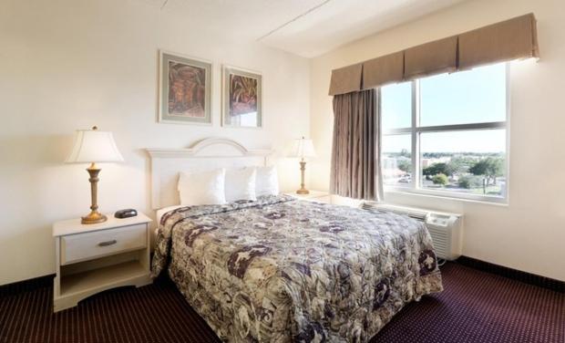 One Bedroom Queen Suite interior